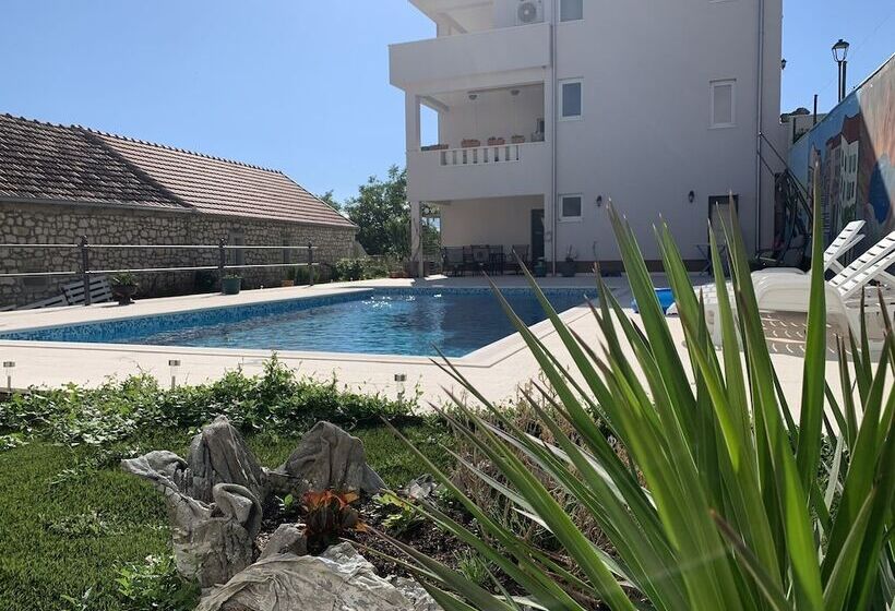 펜션 Imotski Blaue See Apartments , Pool