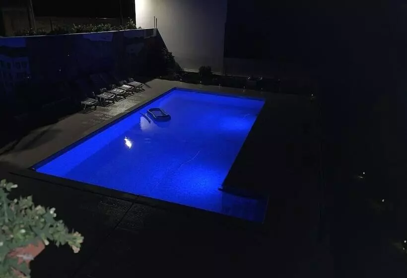 Majatalo Imotski Blaue See Apartments , Pool