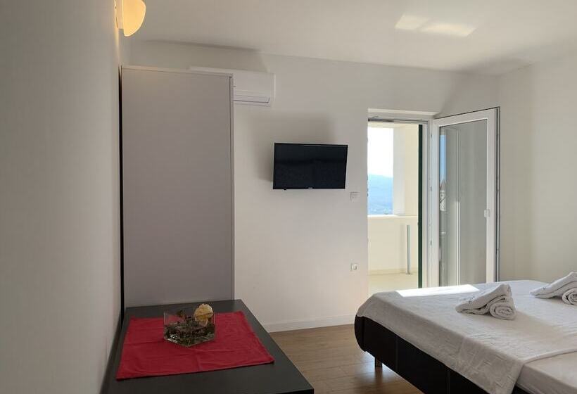 펜션 Imotski Blaue See Apartments , Pool