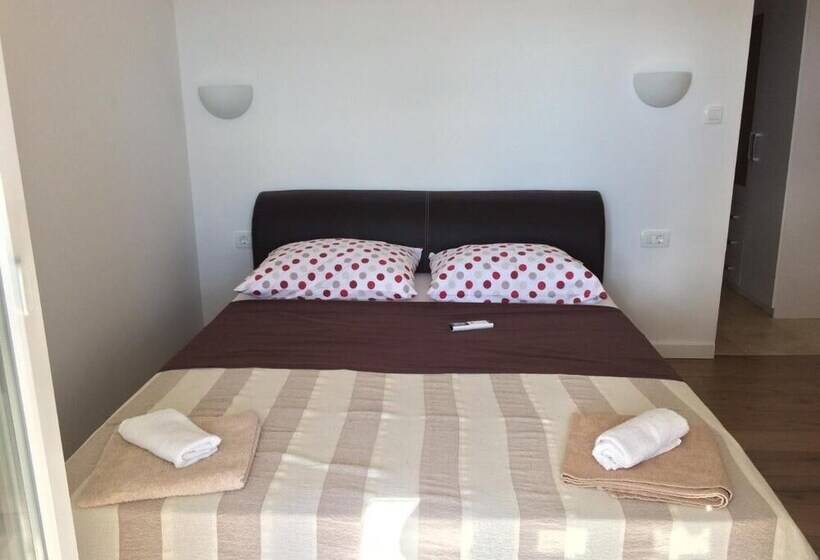 펜션 Imotski Blaue See Apartments , Pool