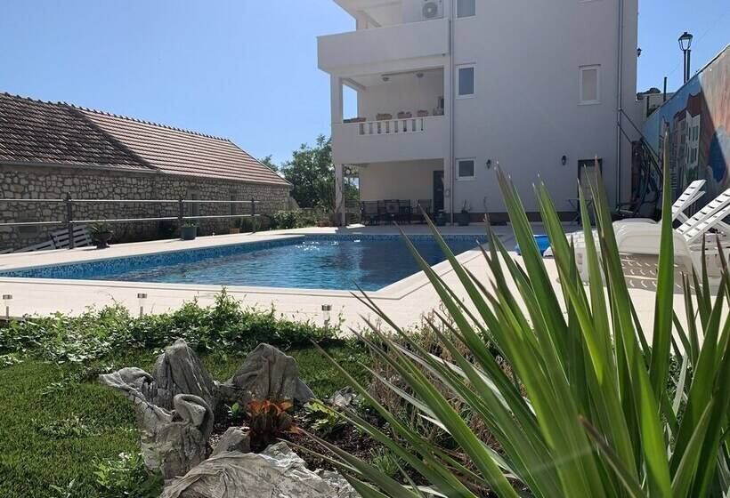 펜션 Imotski Blaue See Apartments , Pool