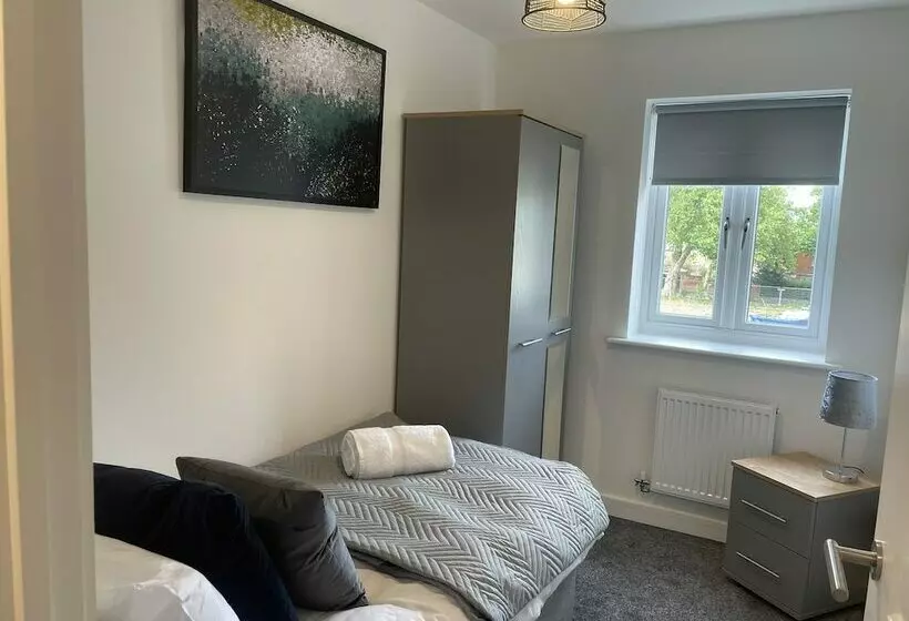 レジデンス Beautiful 3 Bed House In Derby With Parking