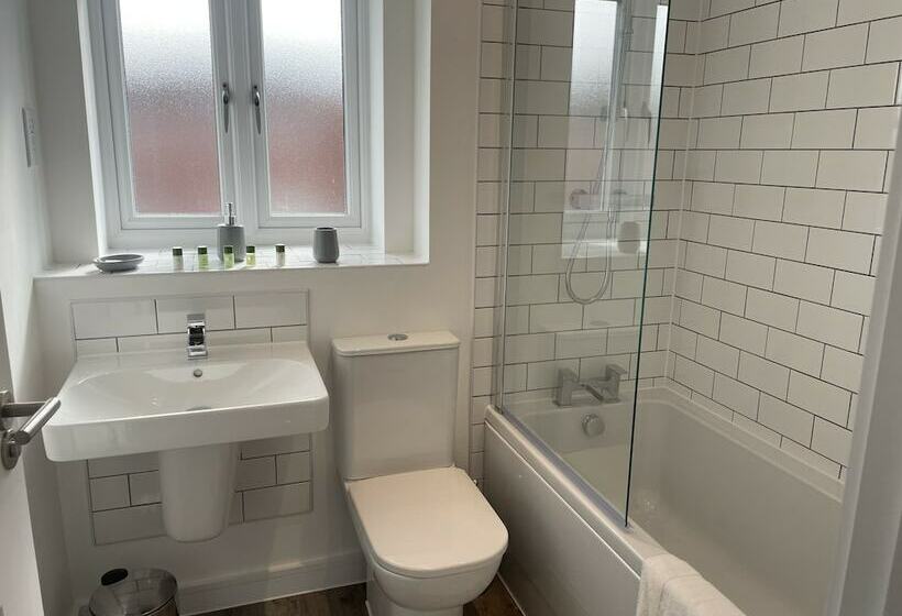 Резиденция Beautiful 3 Bed House In Derby With Parking