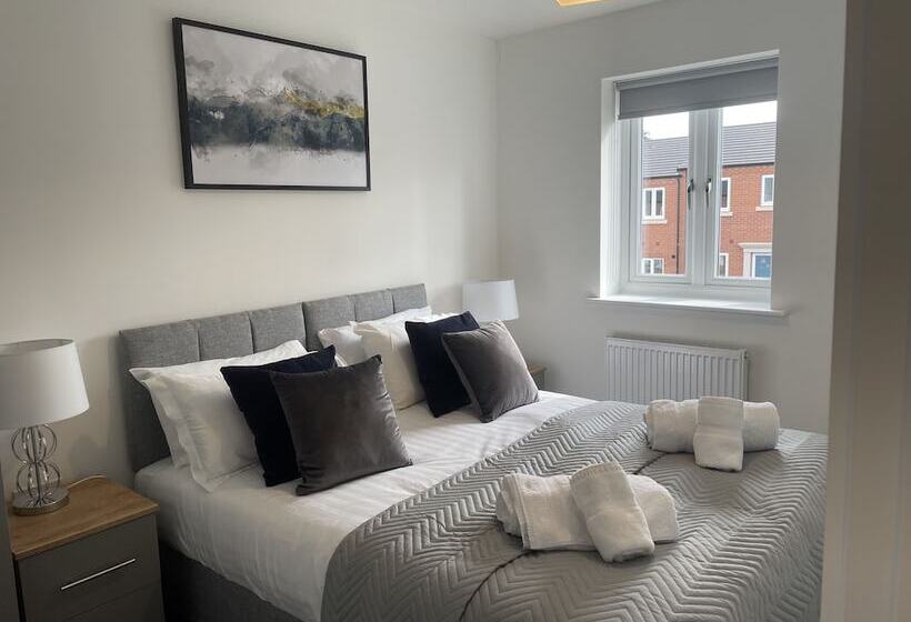 Резиденция Beautiful 3 Bed House In Derby With Parking