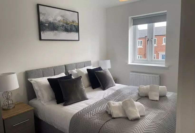 レジデンス Beautiful 3 Bed House In Derby With Parking
