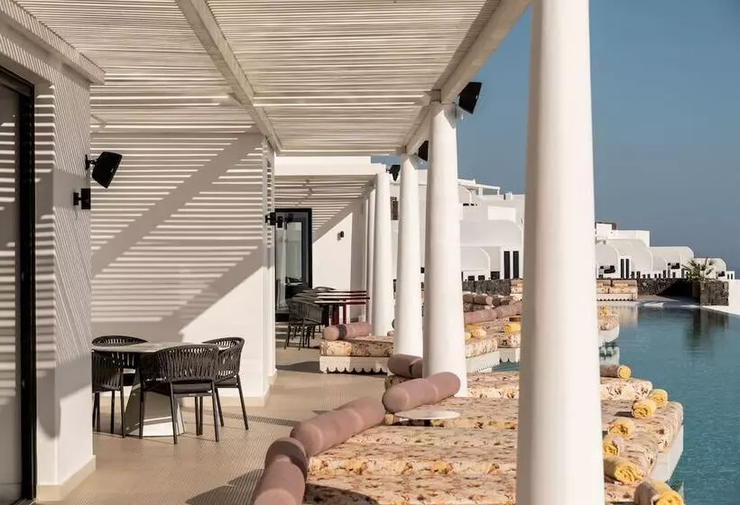 هتل Cresanto Luxury Suites