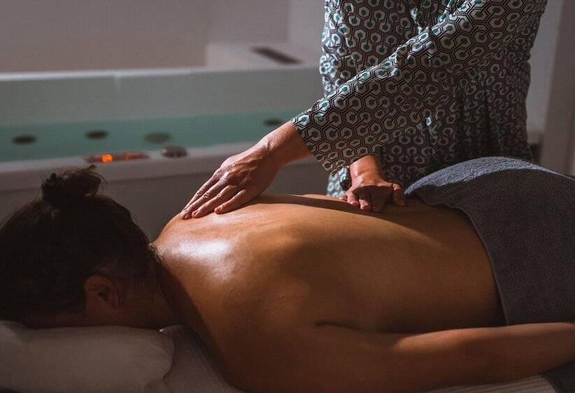 Hotel Cresanto Luxury Suites