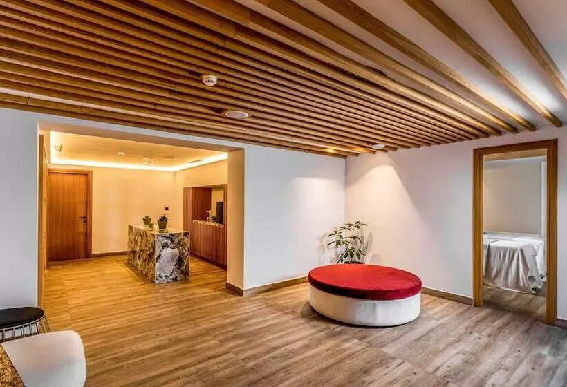 هتل Cresanto Luxury Suites