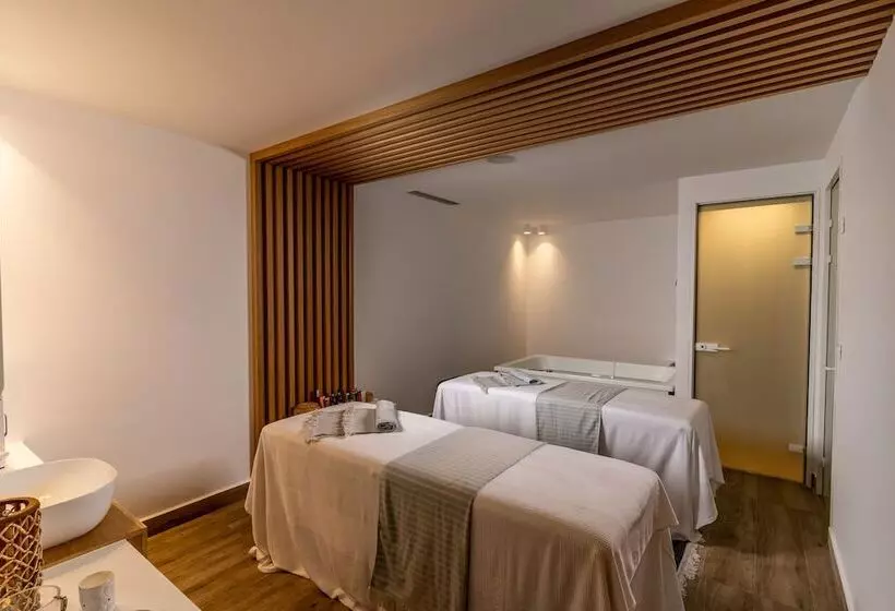هتل Cresanto Luxury Suites