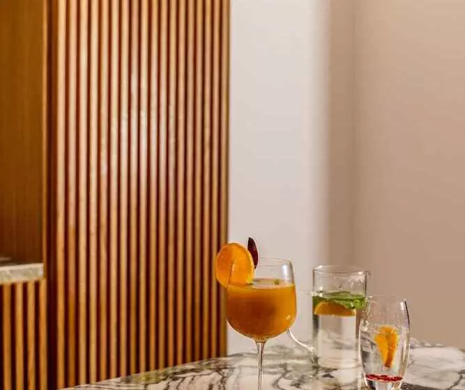 هتل Cresanto Luxury Suites