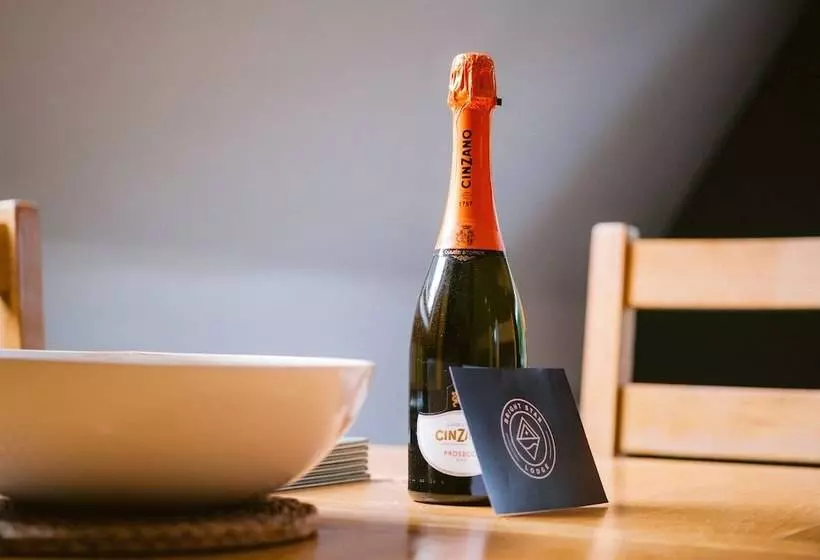 Hotelli Bright Star Lodge