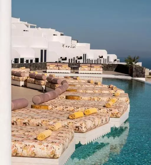 هتل Cresanto Luxury Suites