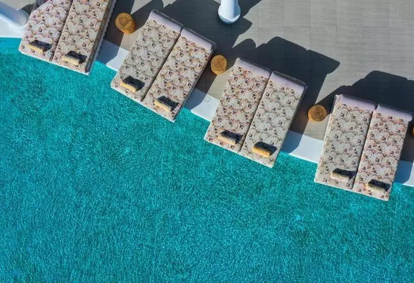 هتل Cresanto Luxury Suites