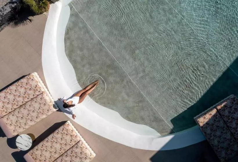 هتل Cresanto Luxury Suites