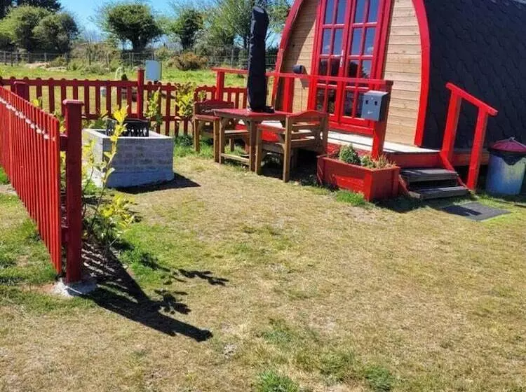 Hotelli Lovely Glamping Dream Pod In St Austell, Cornwall