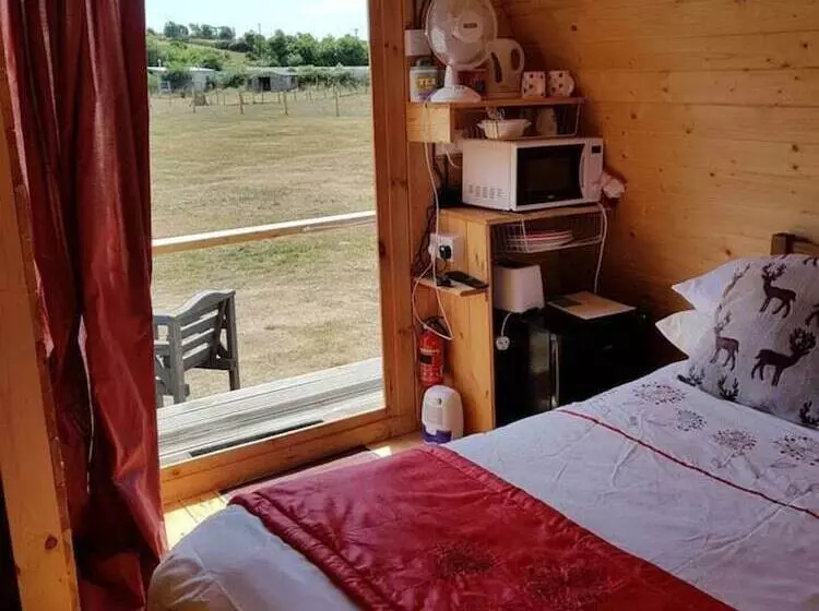 Hotelli Lovely Glamping Dream Pod In St Austell, Cornwall