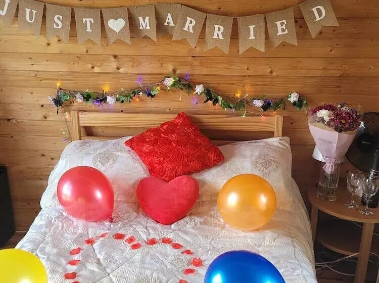 Hotelli Lovely Glamping Dream Pod In St Austell, Cornwall