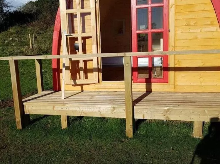 Hotelli Lovely Glamping Dream Pod In St Austell, Cornwall