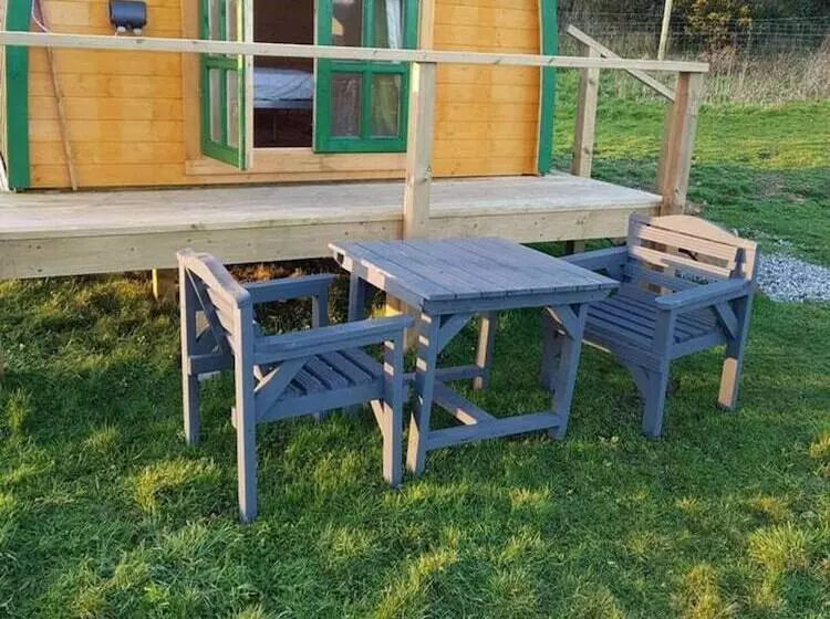 Hotelli Lovely Glamping Dream Pod In St Austell, Cornwall