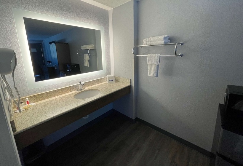 فندق Travelodge By Wyndham Charles Town/harpers Ferry