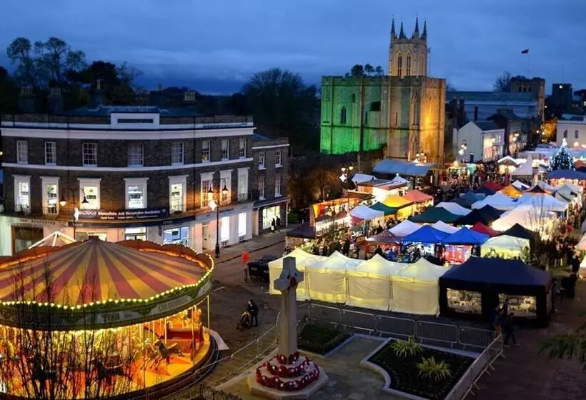 レジデンス Luxurious Victorian Villa With Parking, Sleeps Six