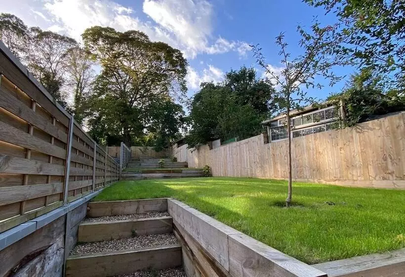 レジデンス Luxurious Victorian Villa With Parking, Sleeps Six