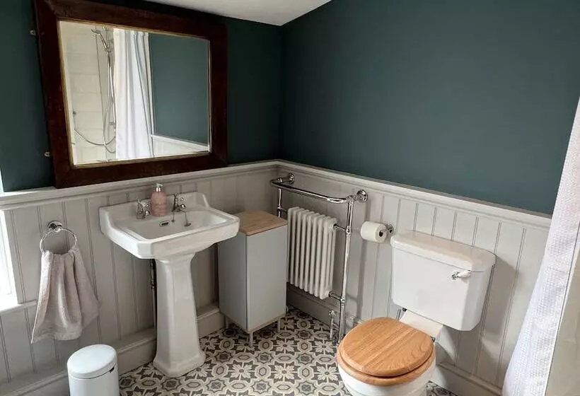 レジデンス Luxurious Victorian Villa With Parking, Sleeps Six