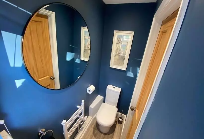 レジデンス Luxurious Victorian Villa With Parking, Sleeps Six