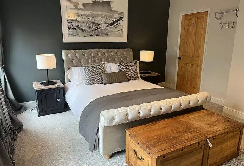 レジデンス Luxurious Victorian Villa With Parking, Sleeps Six