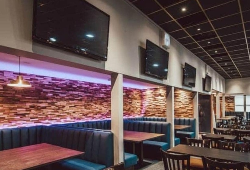 Lovely 3 Bed Caravan In Towyn