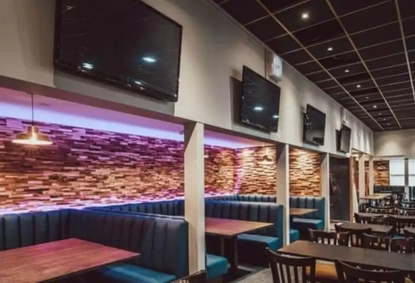 Lovely 3 Bed Caravan In Towyn