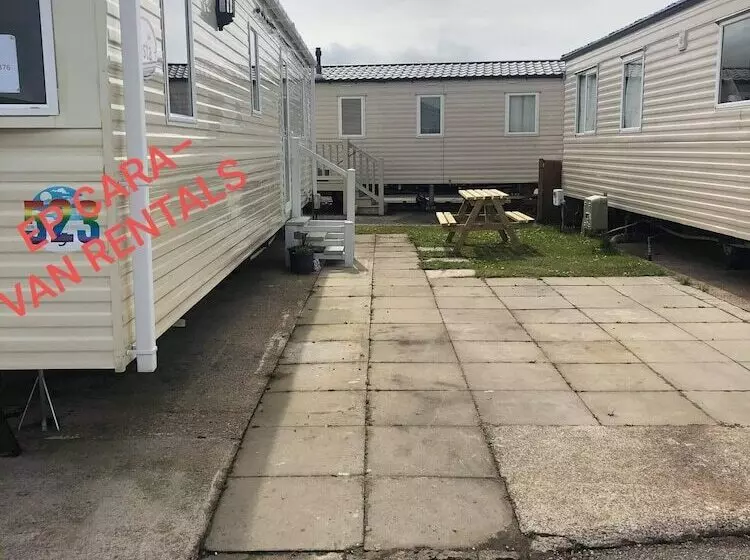 Lovely 3 Bed Caravan In Towyn