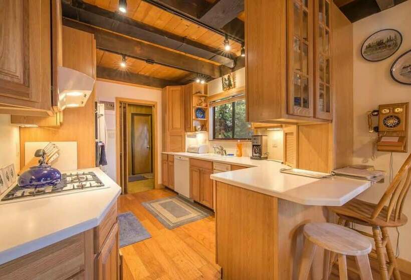 Interlaken Rd Criterion 19 Musketeer