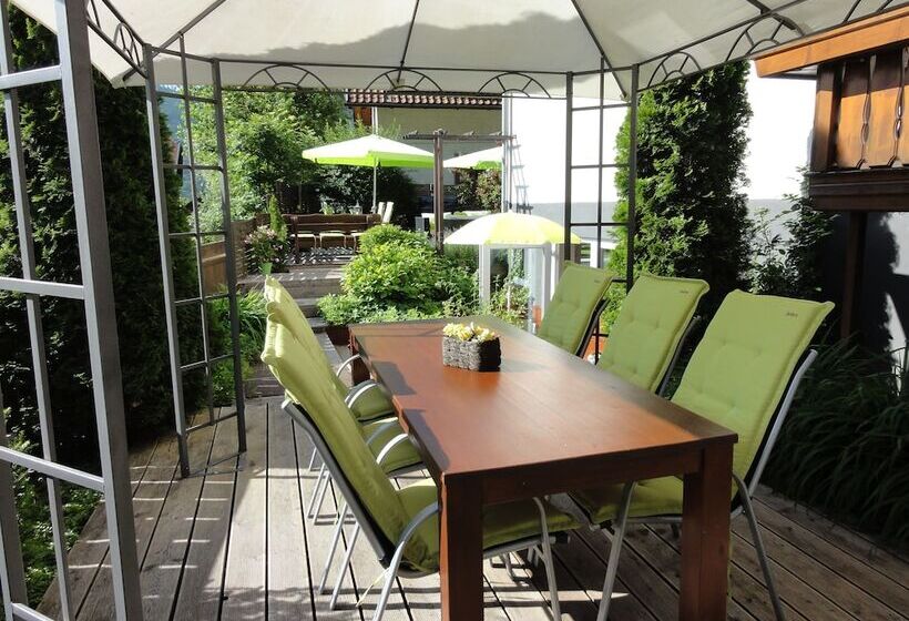 住宿加早餐  Pension Adlerhorst