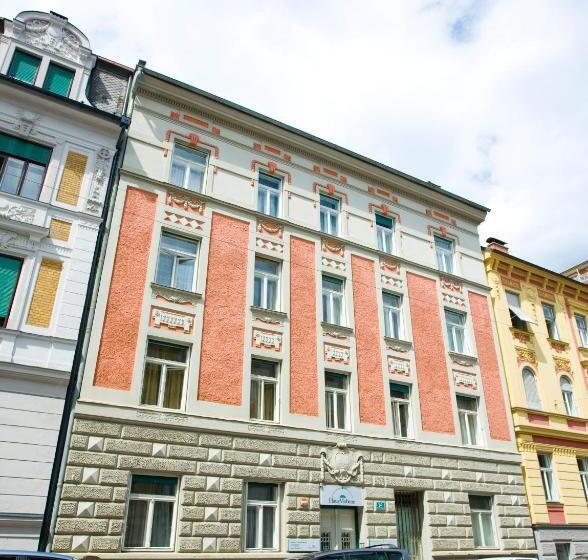 Haus Mobene   Hotel Garni