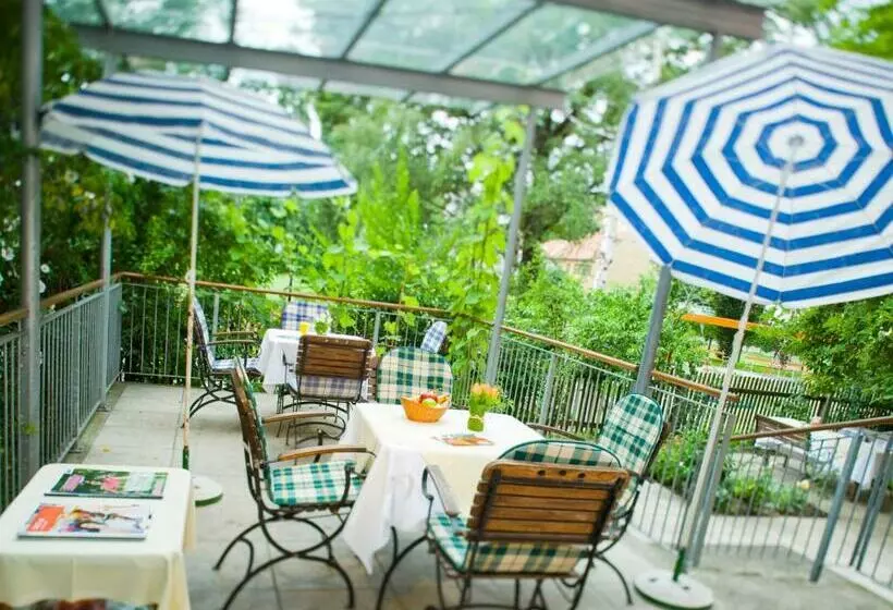 Haus Mobene   Hotel Garni