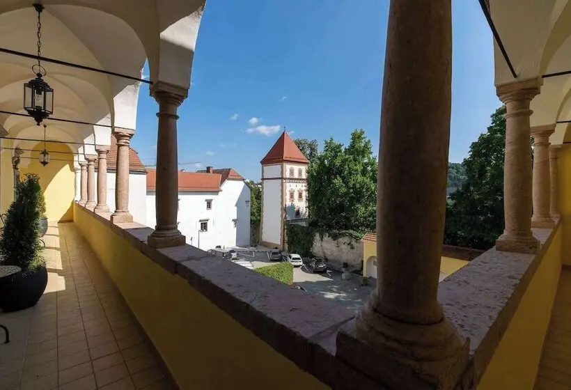 Hotelli DORMERO PaHo Wels