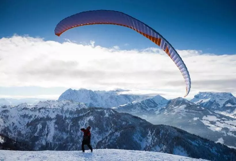 ホテル Garni Tirol