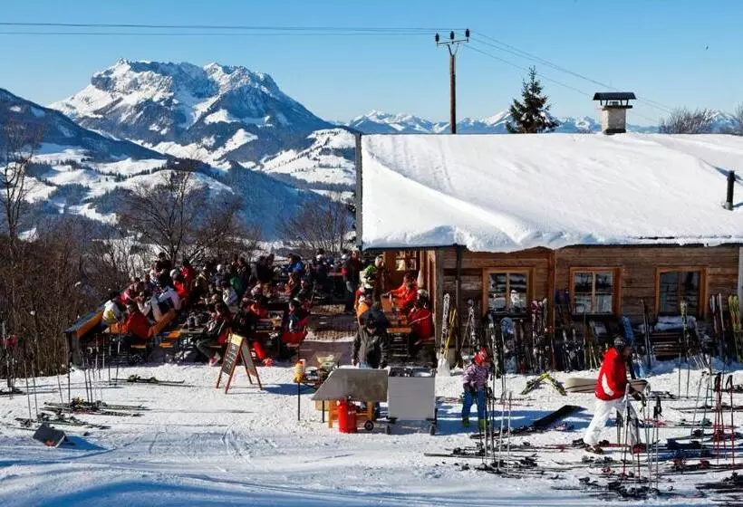 ホテル Garni Tirol