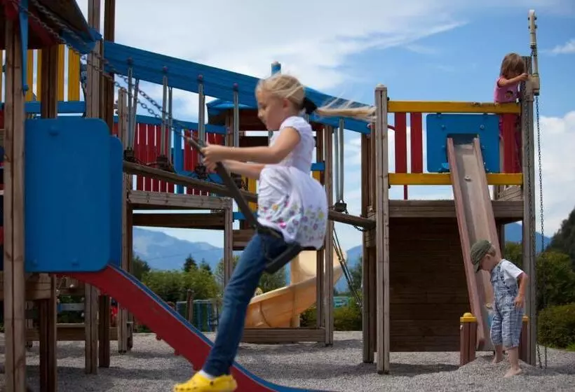 ホテル Garni Tirol