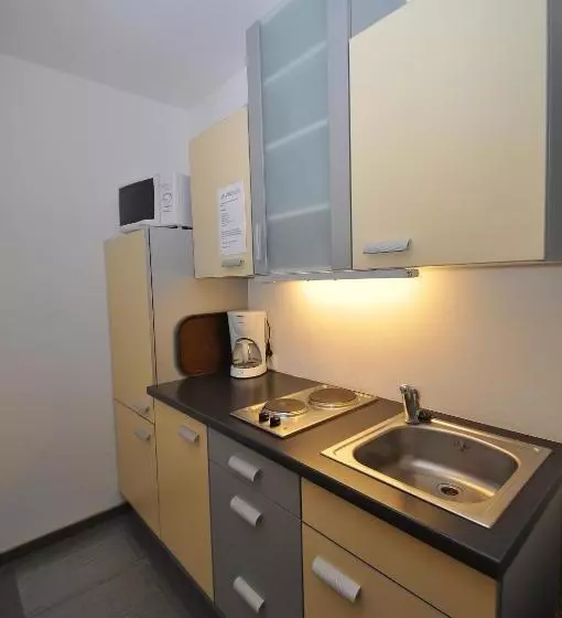 ホテル Garni Tirol