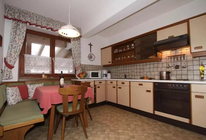 ホテル Garni Tirol