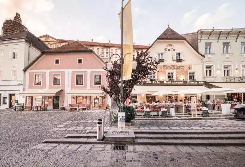 هتل Madar Café Restaurant Zum Fürsten