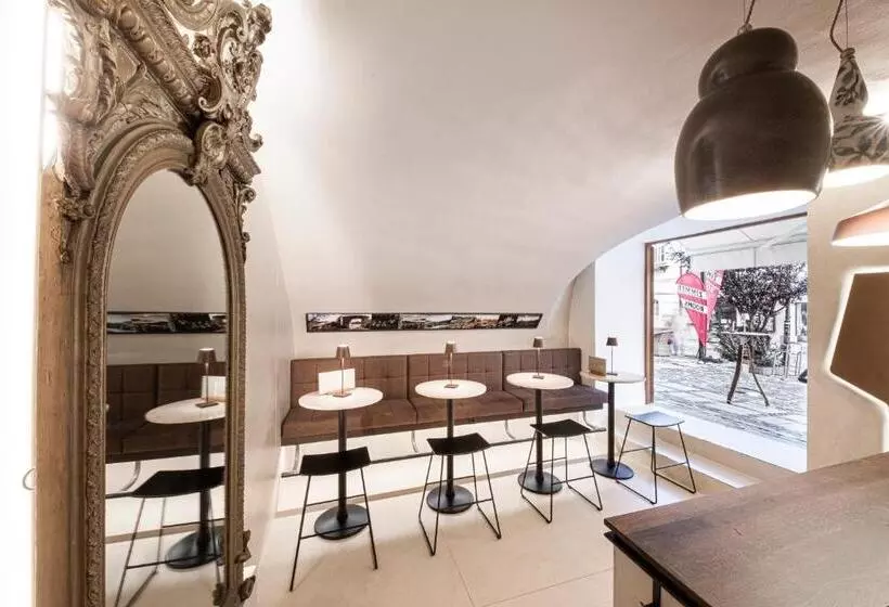 هتل Madar Café Restaurant Zum Fürsten