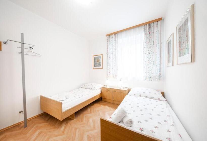 فندق Madar Café Restaurant Zum Fürsten