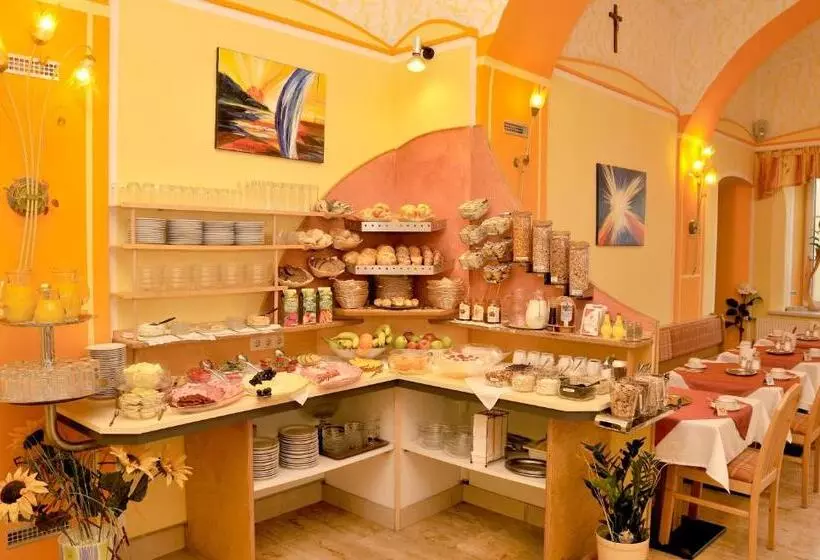 酒店 Pension Martha