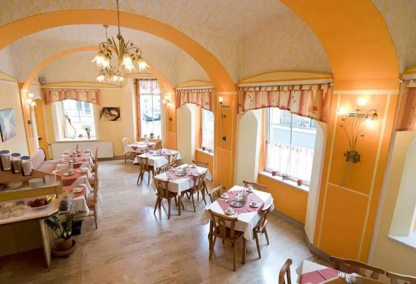 酒店 Pension Martha