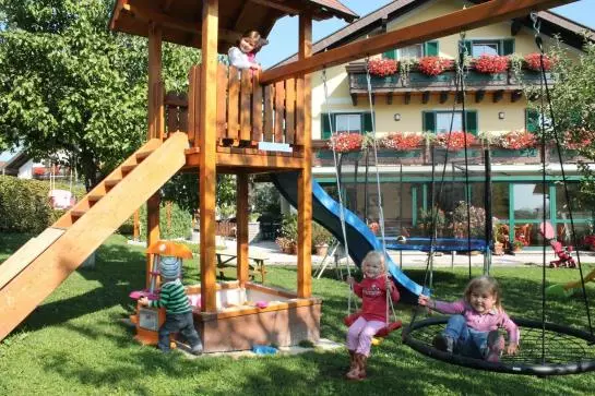 Bed and Breakfast Pension Winter Am Irrsee