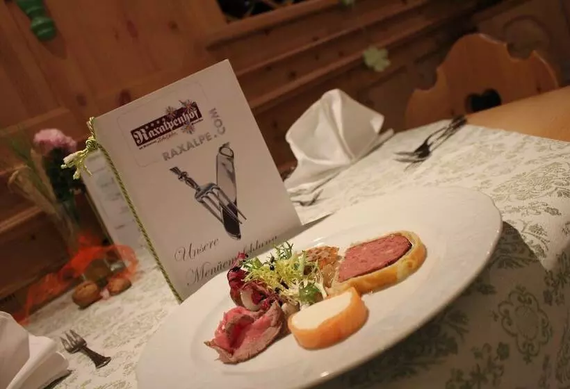 هتل Raxalpenhof