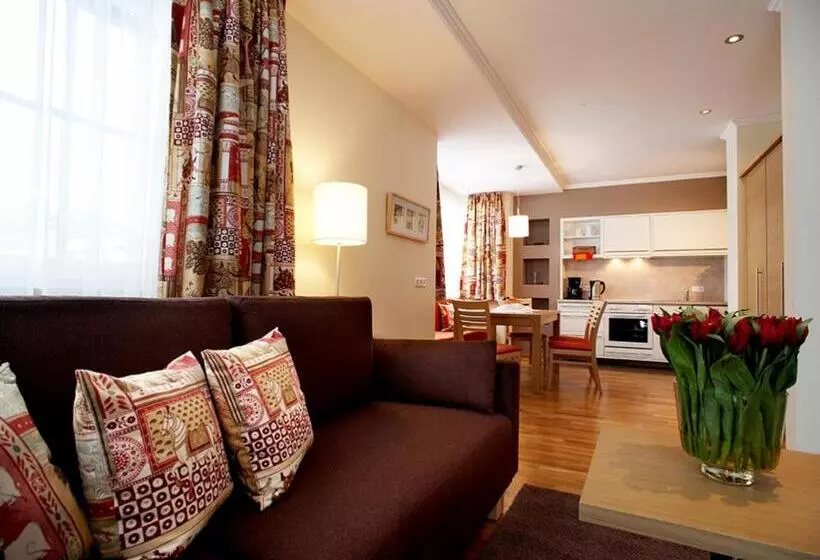 酒店 Sonnblick Apartments Und Zimmer   Nationalpark Sommercard Inklusive